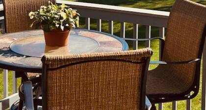 Steps to Lake Winni I Samoset Community l Sunrise & Sunset Views l Beach, Pool+