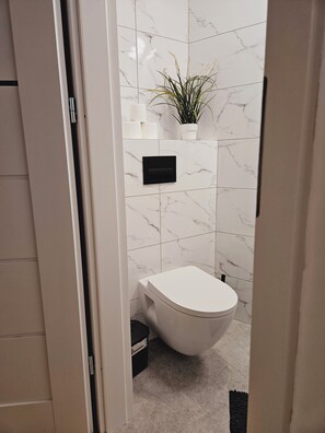 Shower, hair dryer, towels, soap - Malta View Prestige (Poznań)