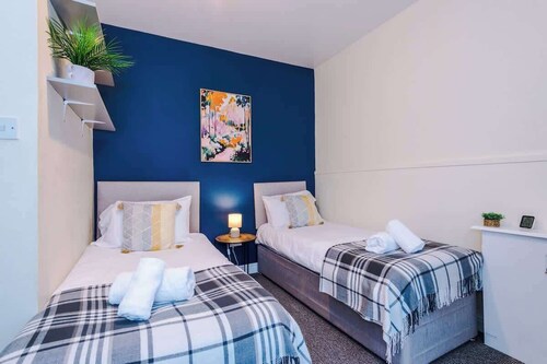2-Bedroom Home | Sleeps 4 | Ideal for Families