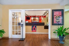 Lobby - 2 Full Beds | Non-Smoking, Kitchen (Philadelphia)