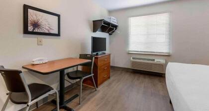 1 Queen Bed | ADA/RI Shower/Nsmk/Kitchen