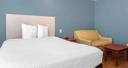 1 Queen Bed | ADA/RI Shower/Nsmk/Kitchen