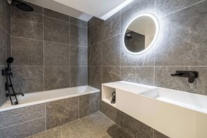 Hair dryer, towels - Amazing duplex apartment with terrace in Monaco-Beausoleil (Beausoleil)