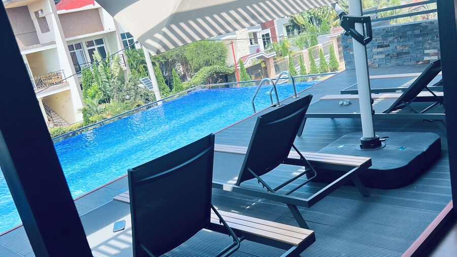 Eza Hotel