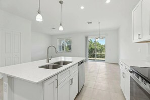 Family House | Private kitchen - Kissimmee Oasis 4BR House Pool & Sleeps 8 (Kissimmee)