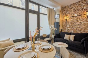 Interior - Charming Apartment - Paris Pere Lachaise (Paris)
