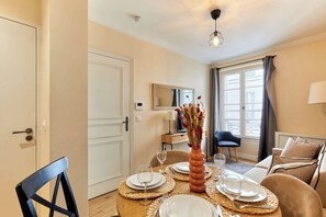 Interior - Lovely apartement  with AC - Center of Paris (Paris)