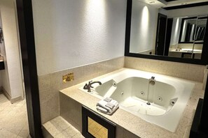 Bathroom - Premium King | Strip View | Vegas (Las Vegas NV)