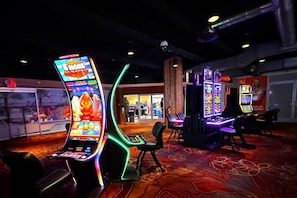 Casino - Premium King Bed|Pool View Las Vegas (Las Vegas NV)