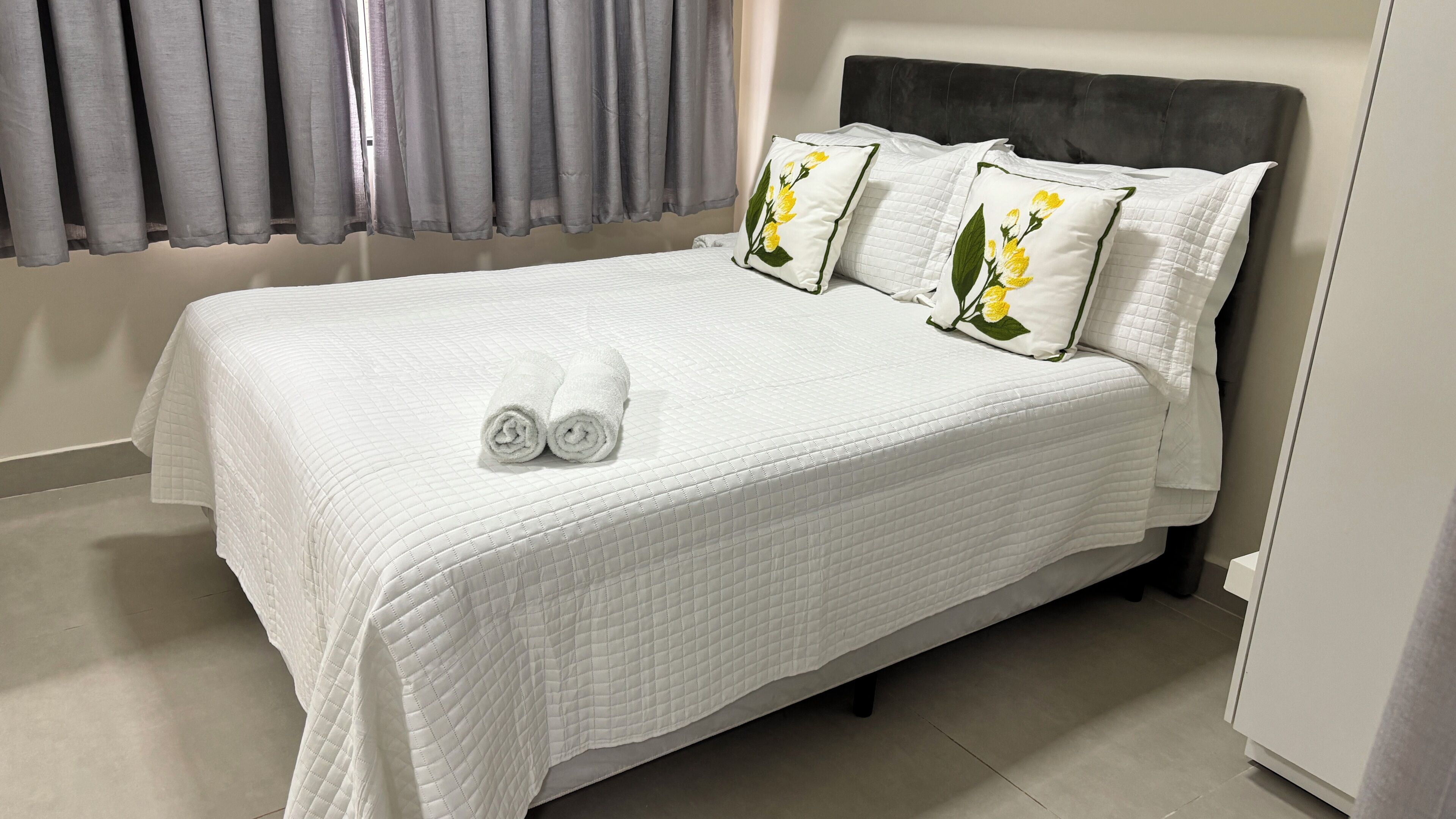 1 bedroom, iron/ironing board, internet, bed sheets