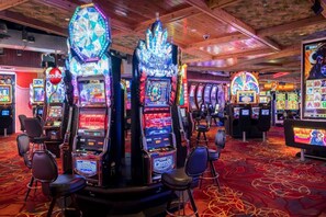 Casino - ADA Room|Roll-In Shower|Vegas Casino (Las Vegas NV)