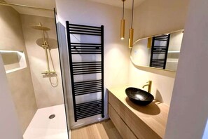 Shower - Luxury apartment with sea view (Westende)