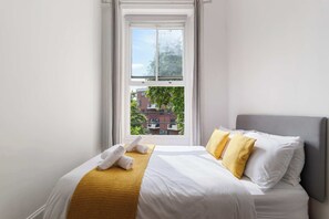 Iron/ironing board, WiFi - Standard Studio (London)