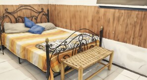 1 chambre, fer et planche à repasser, Wi-Fi, draps fournis