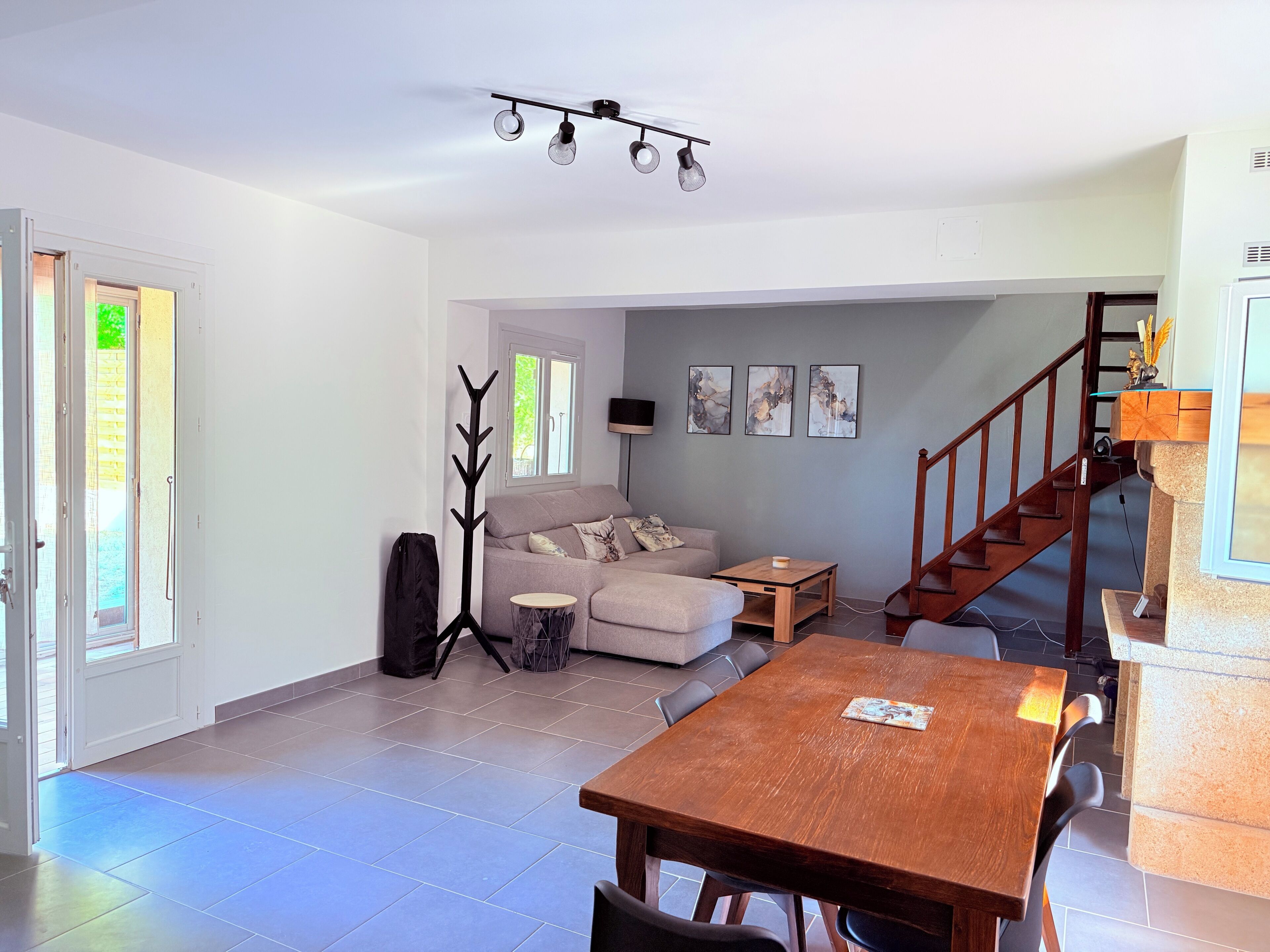 3-bedroom House, Garden, Private Pool. South Ardèche, Near Barjac, - Barjac
