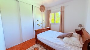 3 bedrooms, WiFi, bed sheets - 3-bedroom house, garden, private pool. South Ardèche, near Barjac, (Vagnas)