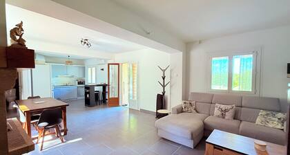 3-bedroom house, garden, private pool. South Ardèche, near Barjac,