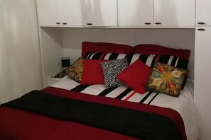 2 bedrooms, free WiFi, bed sheets - Barbara's House (Ponza)