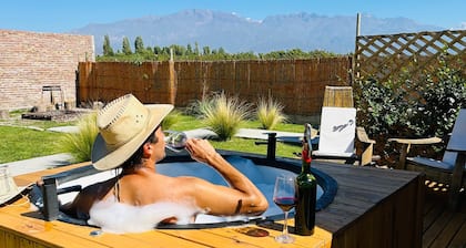 Serene 1-bedroom villa with private open air hottub in charming La Consulta