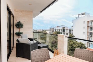 Property grounds - Grand Fifty: Stylish Stay w/ Rooftop Pool (Playa del Carmen)