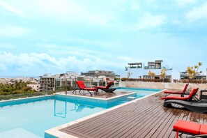 Pool - Grand Fifty: Stylish Stay w/ Rooftop Pool (Playa del Carmen)