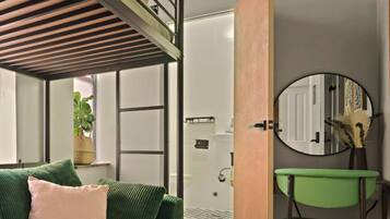 Habitación individual superior, vista a la ciudad | Escritorio, espacio para trabajar con laptop y wifi gratis