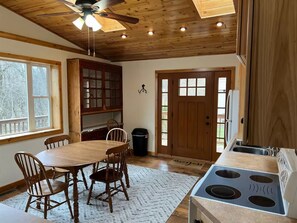 Private kitchen - 2-bedroom mill in adorable Wautoma with AC and charm (Wautoma)