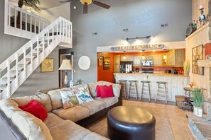Living Room - OZ Sunshine Cabin - Fire Pit & Dock! (Sunrise Beach)