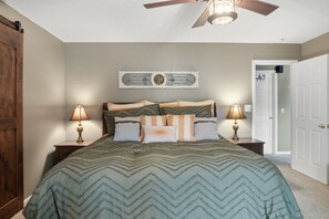 Bedroom - OZ Sunshine Cabin - Fire Pit & Dock! (Sunrise Beach)