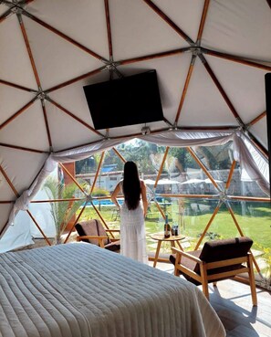 Iron/ironing board, free WiFi, bed sheets - Hotel Glamping Uno (Valle de Bravo)