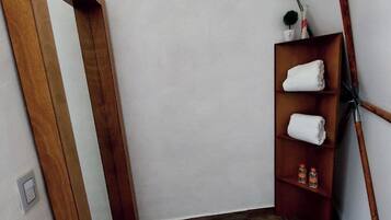 Cabaña de lujo, lanai, vistas a la piscina | Interior