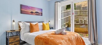 1BR • Free Parking • Home Away From Home • LGW