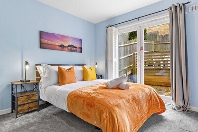 1BR • Free Parking • Home Away From Home • LGW