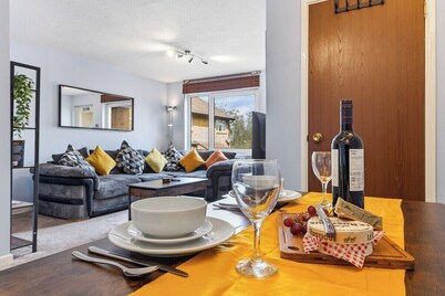 1BR • Free Parking • Home Away From Home • LGW