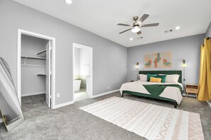 Room - Urban Loft Townhome - Close to NRG Stadium in Central Houston (Houston)