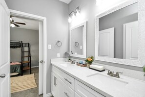 Bathroom - Urban Loft Townhome - Close to NRG Stadium in Central Houston (Houston)