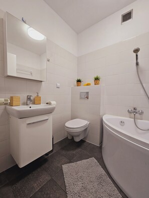 Hair dryer, towels, soap, toilet paper - Malta House-Aqua (Poznań)