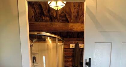Cozy Rustic Cabin in the City
