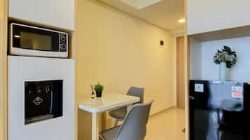 Standard Apartment | Dining room