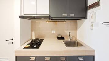 Standard Studio | Private kitchen | Electric kettle