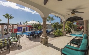 Outdoor dining - Luxury 2-bedroom villa in Vista Encantada spa & resort in Cabo San Lucas. (Cabo San Lucas)