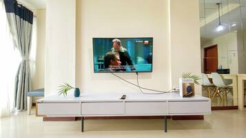 Standard Apartment | Television