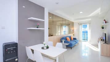 Standard Apartment | Dining room