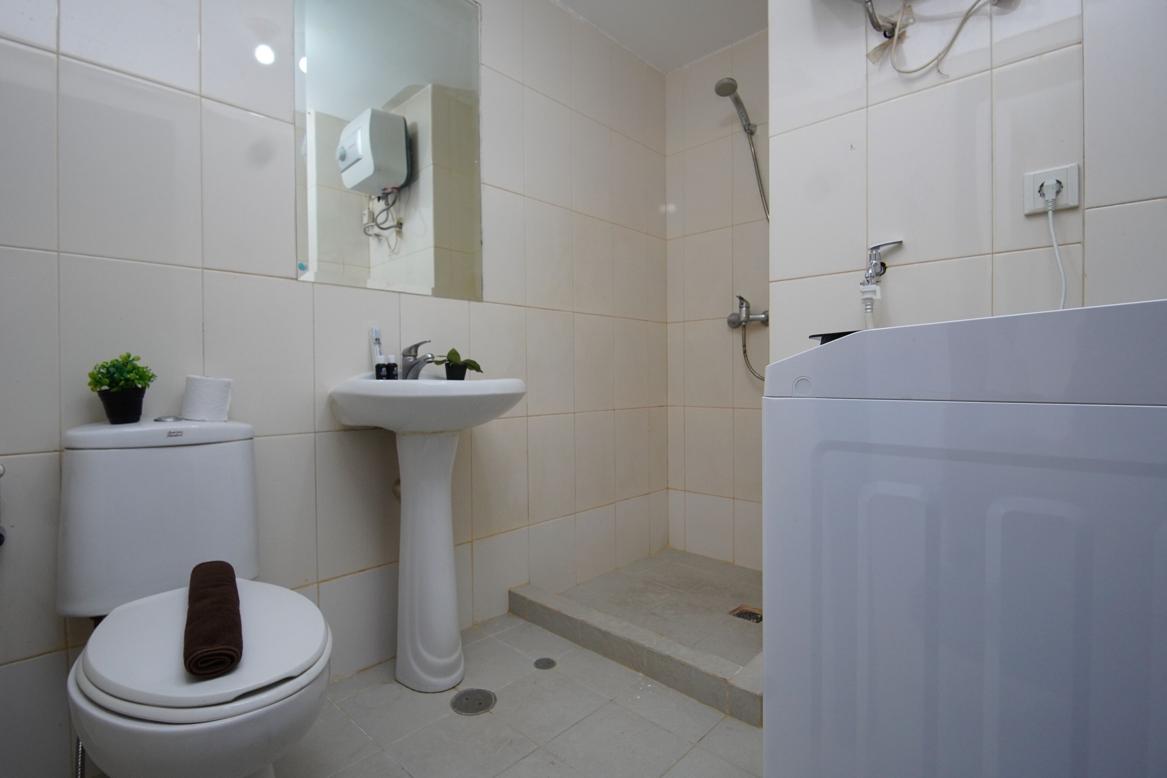 Standard Apartment | Bathroom