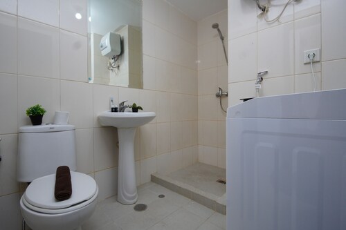 5 Pax Cozy And Airy 3Br At Ambassade Kuningan Apartment