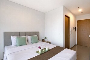 Standard Studio - Homey Wooden Touch Studio At Apartment Ciputra World 2 (Jakarta)