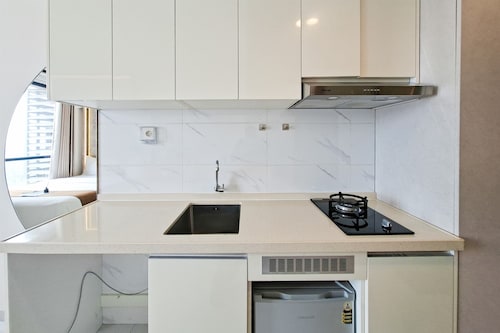 Cozy Living Studio Apartment At Sky House Alam Sutera