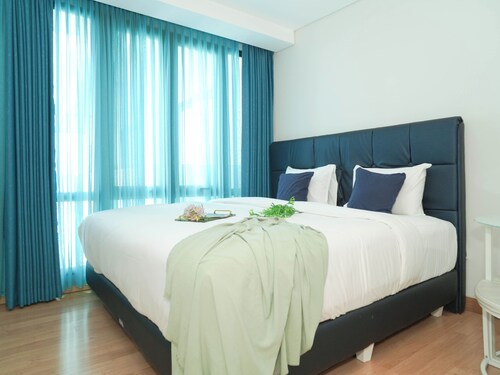 Chic And Warm Studio With Super King Bed At Capitol Suites Apartment