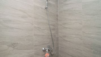Standard Studio | Bathroom