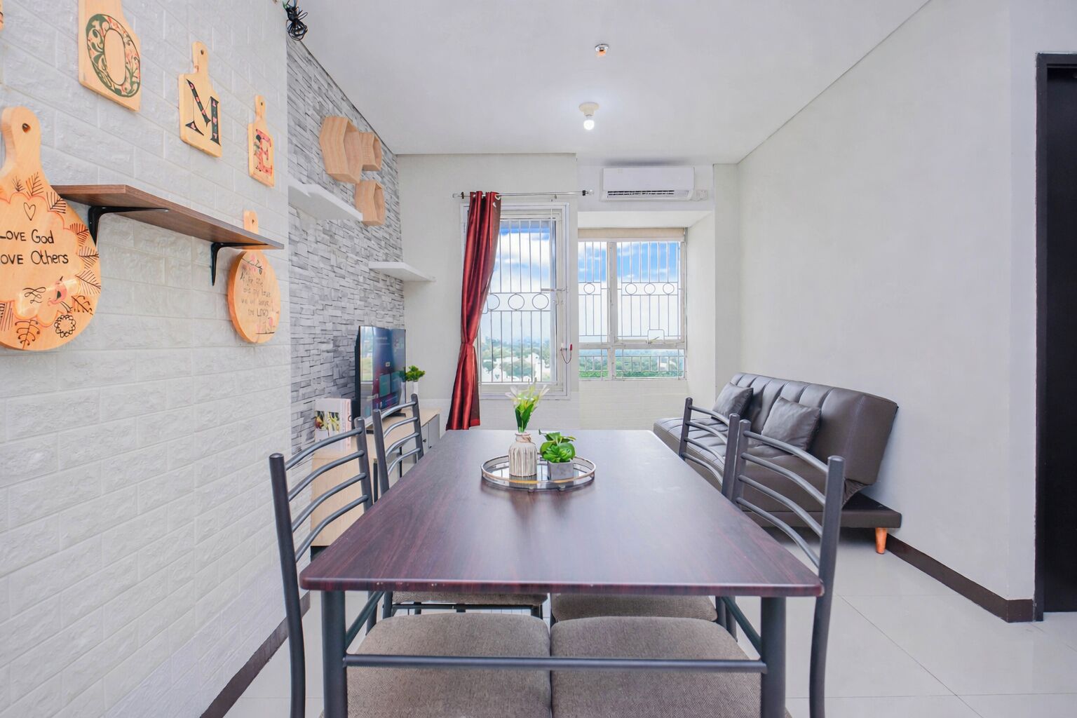 Standard Apartment | Dining room